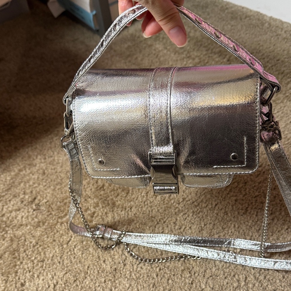 Núnoo Mini Hilma Cool Silver Shoulder Bag